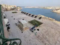 SALUTING BATTERY