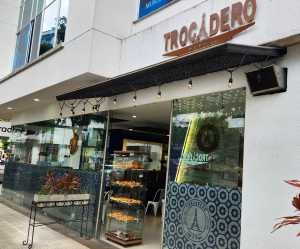 EL TROCADERO CAFE & CREPES