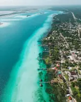 BACALAR LAGUNA DE LOS SIETE COLORES - QUINTANA ROO