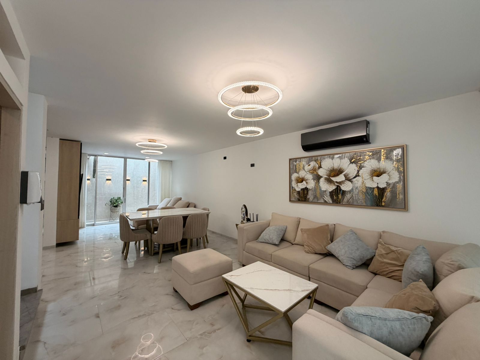 Casa ubicada en zona Villa camila (sector prados del este) por la Demetrio Mendoza ) 